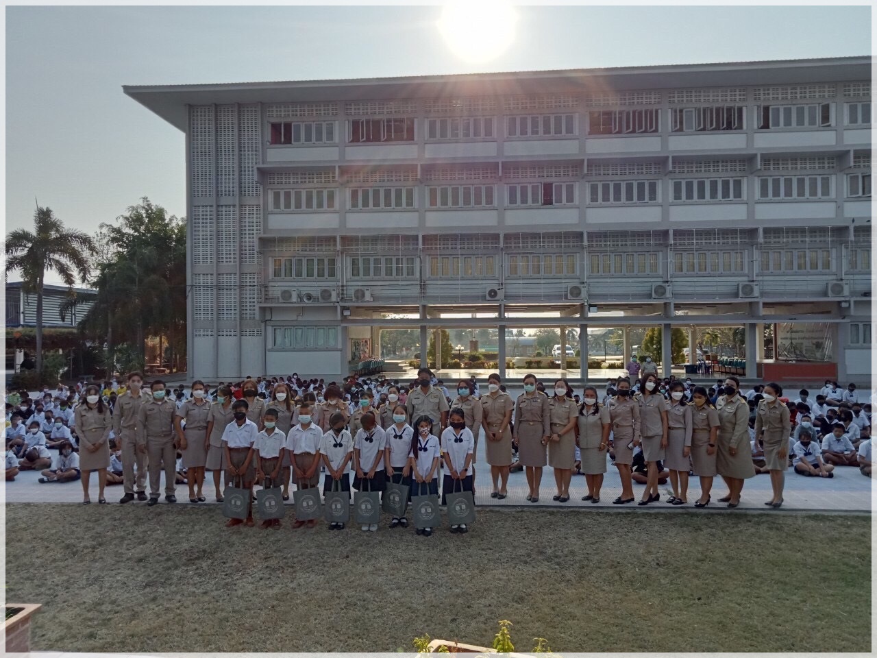 สำนักงานบังคับคดีจังหวัดเพชรบูรณ์ สาขาวิเชียรบุรี จัดโครงการวิตามินสมอง  ภายใต้โครงการโรงเรียนยุติธรรมอุปถัมภ์ ประจำปีงบประมาณ พ.ศ. 2565